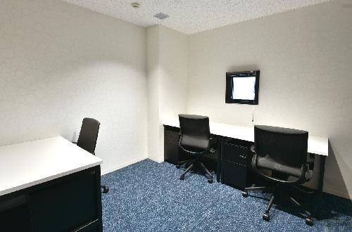 3名様用サービスオフィス